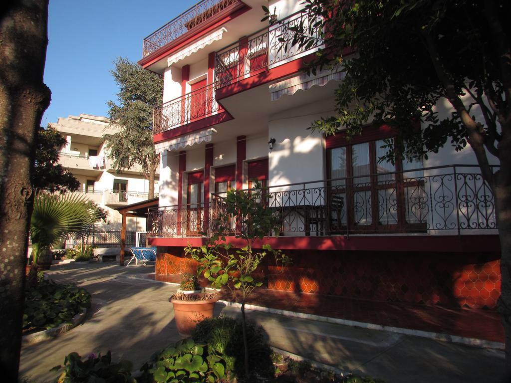 Villa Claudianna Bed & Bike Paestum Exterior foto